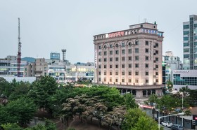 Aura Hotel