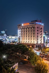 Aura Hotel