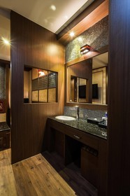Aura Hotel