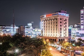 Aura Hotel