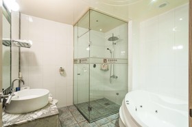 Aura Hotel