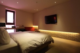 Avenue Nine Hotel