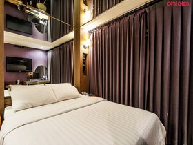 Seven Hotel