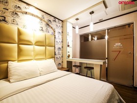 Seven Hotel
