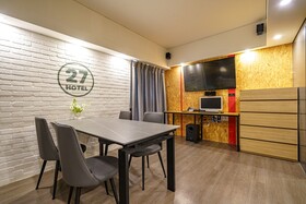 27 Hotel