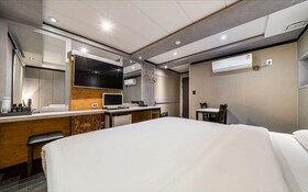 27 Hotel