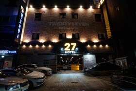 27 Hotel