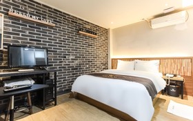 A7 Hotel