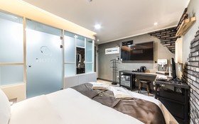 A7 Hotel
