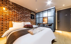 A7 Hotel