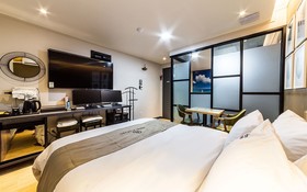 A7 Hotel