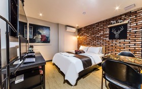 A7 Hotel