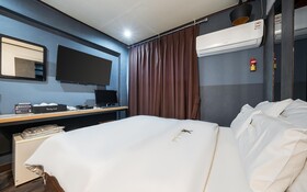 Anyang Donkey Hotel