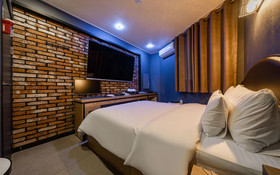 Pin Hotel