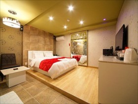 N Hotel
