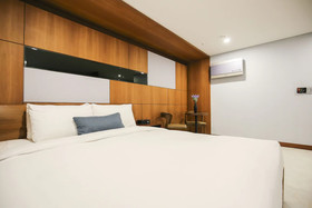 Themepark Tourist Hotel