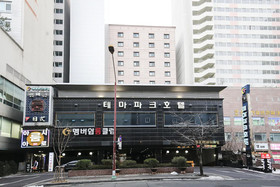 Themepark Tourist Hotel