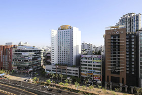 Themepark Tourist Hotel