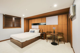 Themepark Tourist Hotel