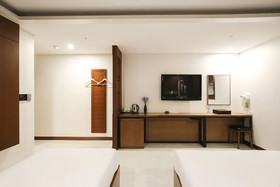 Themepark Tourist Hotel