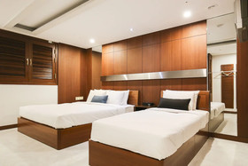 Themepark Tourist Hotel