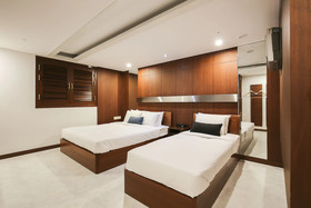 Themepark Tourist Hotel