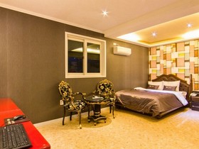 Gray 194 Hotel