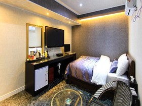 Gray 194 Hotel