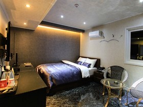 Gray 194 Hotel