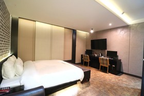 Airport Hotel