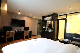 Airport Hotel