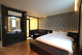 Airport Hotel