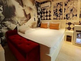 Apple Motel