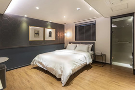 Brown Dot Hotel Centum