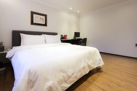 Brown Dot Hotel Centum