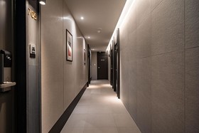 Brown Dot Hotel Signature