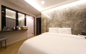 Busan Hadan E Palace Hotel