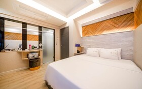 Busan Hadan E Palace Hotel