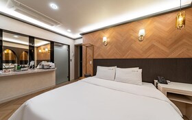 Busan Hadan E Palace Hotel