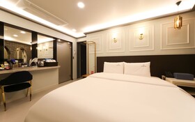 Busan Hadan E Palace Hotel