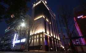 Busan Oncheonjang Mr Brick