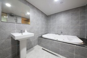 Busan Sasang Namuneulbo