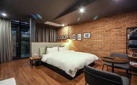 Busan Yeonsan Togok Brown Dot