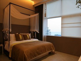 Club Hotel