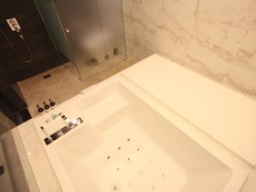 Club Hotel