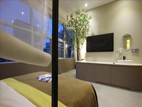 Club Hotel