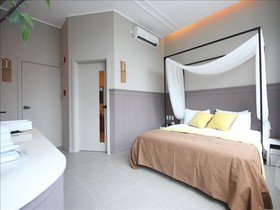 Club Hotel