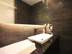 Club Hotel
