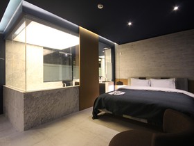 Club Hotel