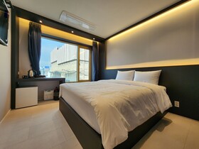 Gold Stone Hotel